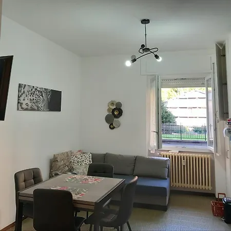 Apartment Sweet Rita *