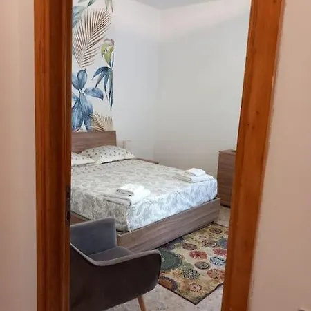 Apartment Sweet Rita *